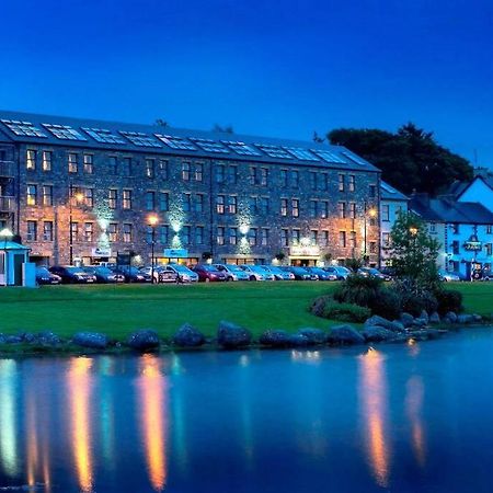 Clew Bay Balcony Views - Westport Quay Apt Appartement Buitenkant foto