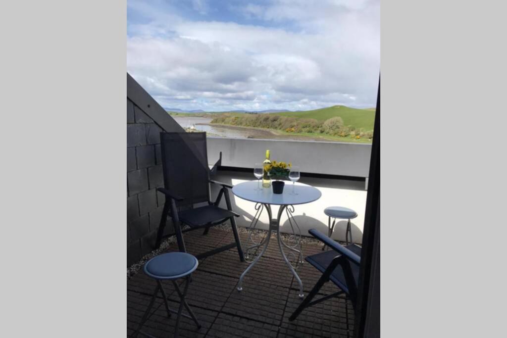 Clew Bay Balcony Views - Westport Quay Apt Appartement Buitenkant foto